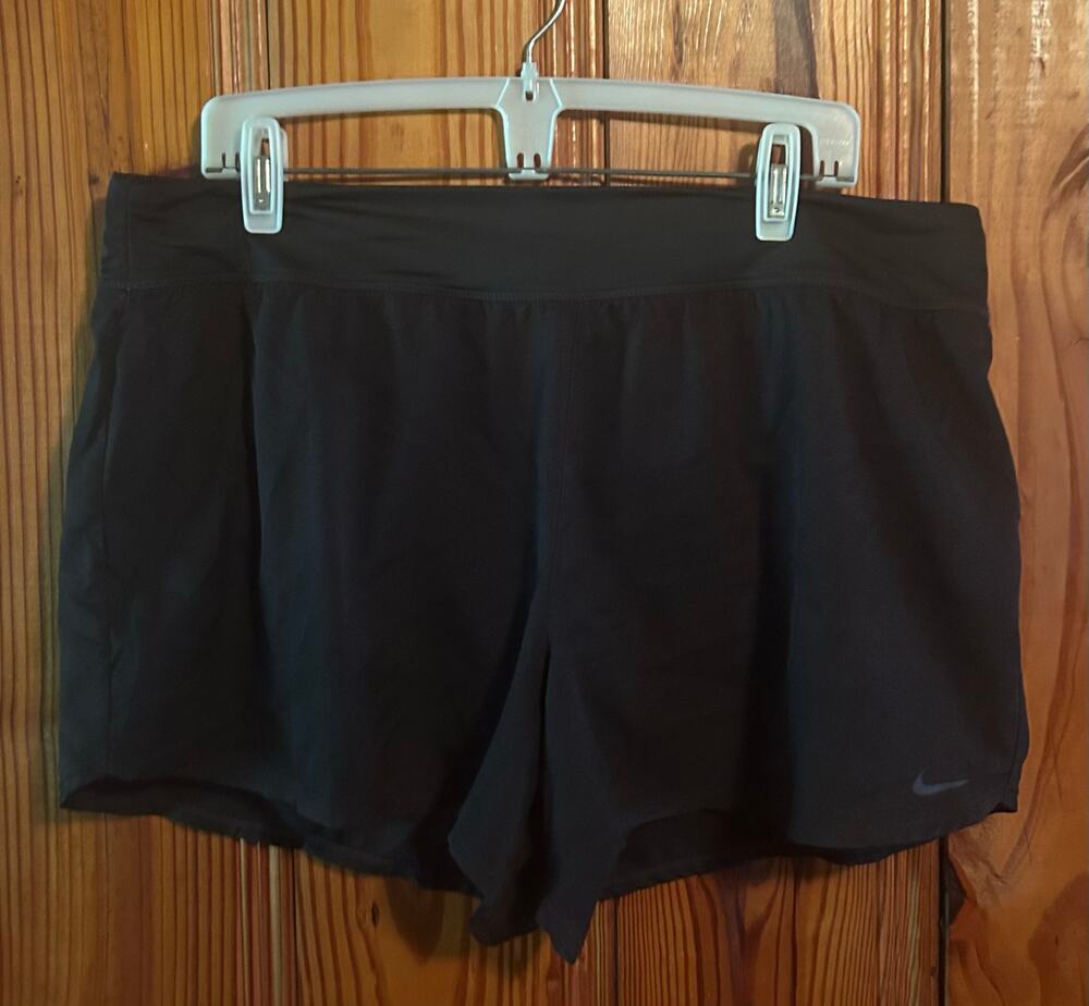 Nike women’s running shorts w/built in underwear 3” black size XL
